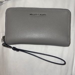 Michael Kors Wristlet never used